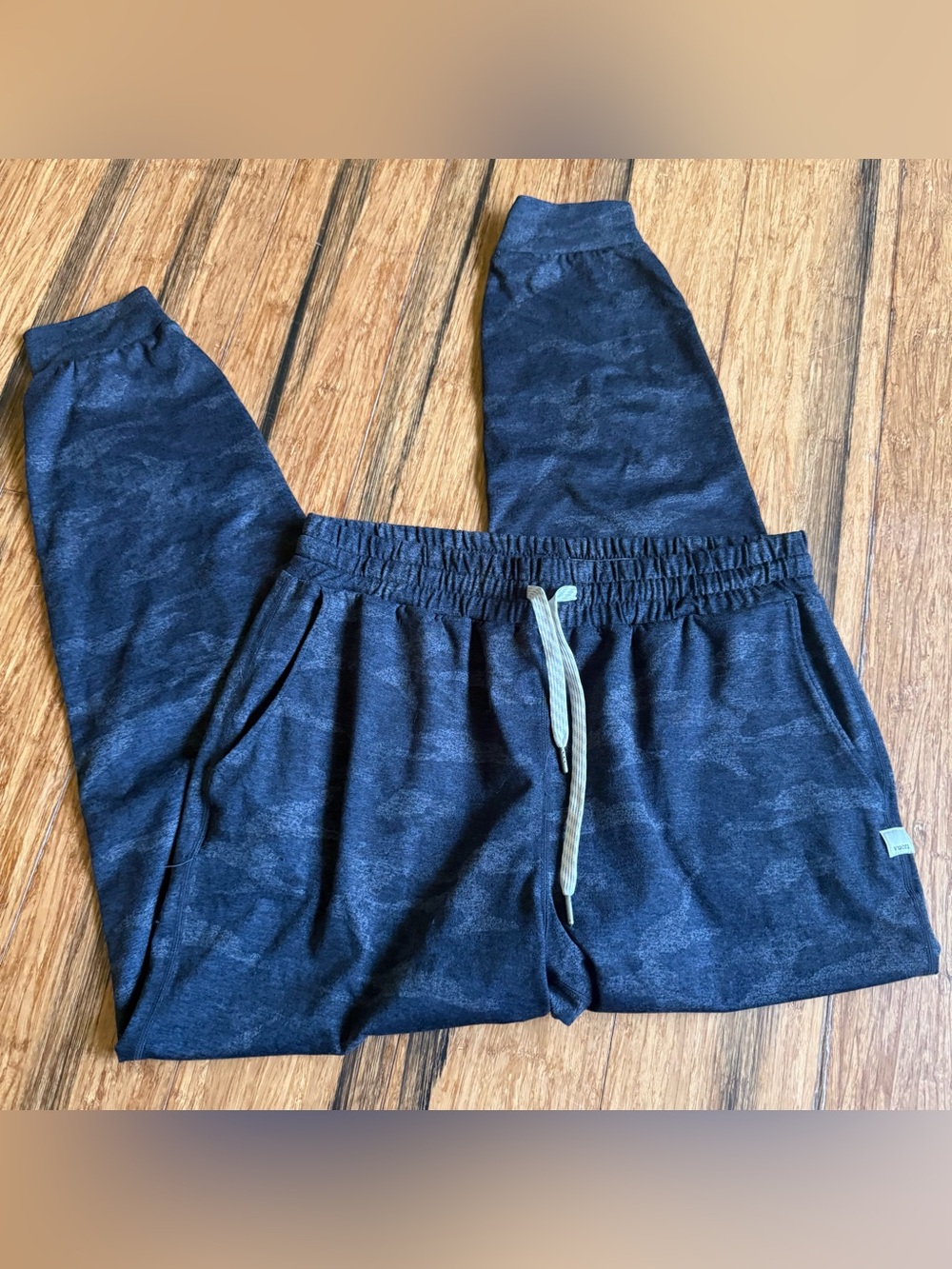Vuori Performance Jogger Camo Print